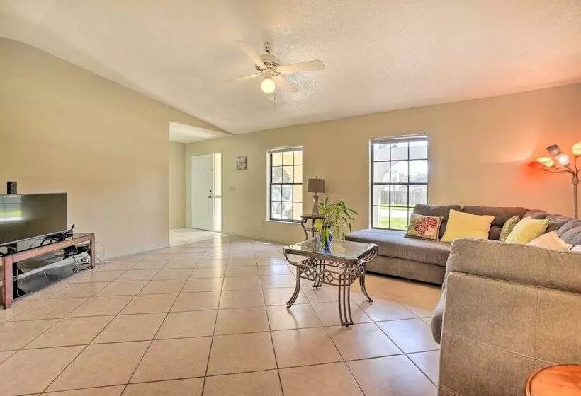 Stunning Retreat ~ 3 Miles To Pier!