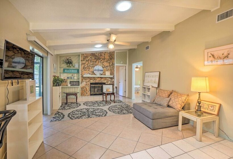 Stunning Retreat ~ 3 Miles To Pier!