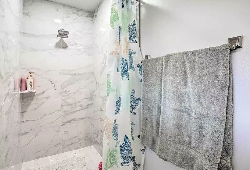 Stunning Retreat ~ 3 Miles To Pier!