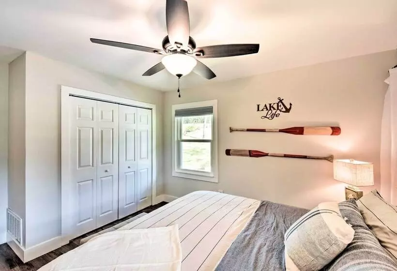 Townville Lake House W/ Private Dock, Kayaks!