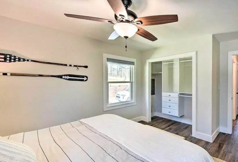 Townville Lake House W/ Private Dock, Kayaks!