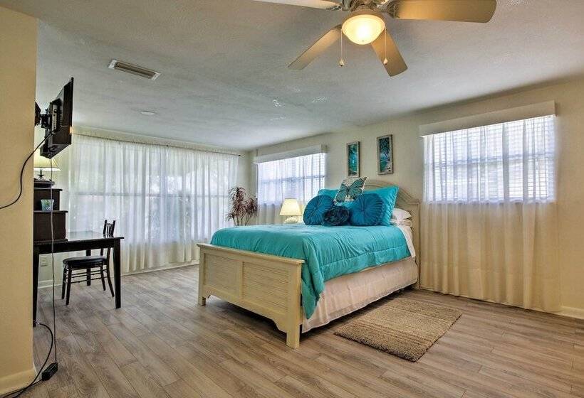 Waterfront Hernando Beach Home W/ Dock+kayaks