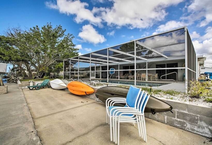 Waterfront Hernando Beach Home W/ Dock+kayaks