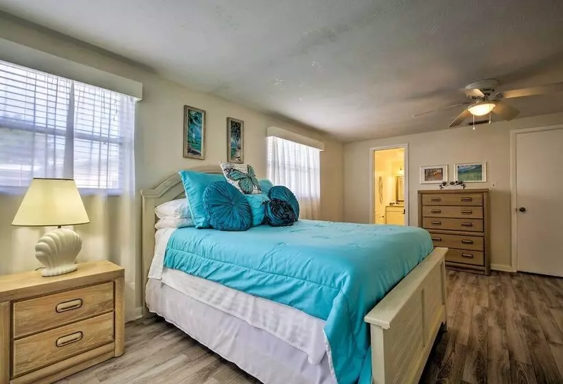 Waterfront Hernando Beach Home W/ Dock+kayaks