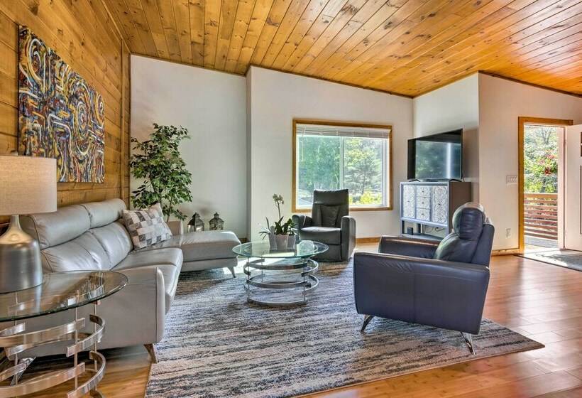 Beautiful Rutherfordton Retreat W/ Fire Pit!