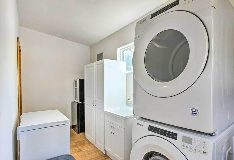 Beautiful Rutherfordton Retreat W/ Fire Pit!