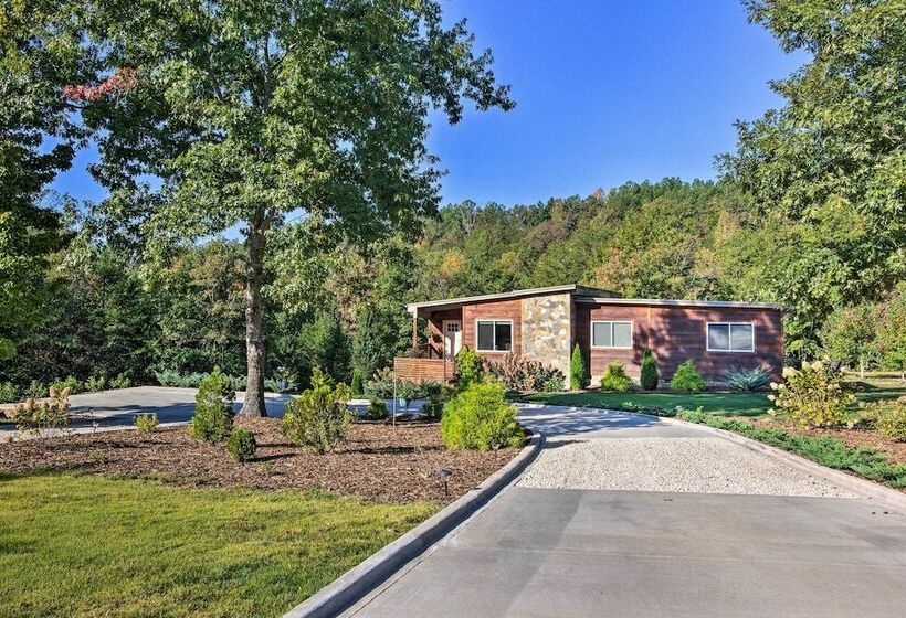 Beautiful Rutherfordton Retreat W/ Fire Pit!