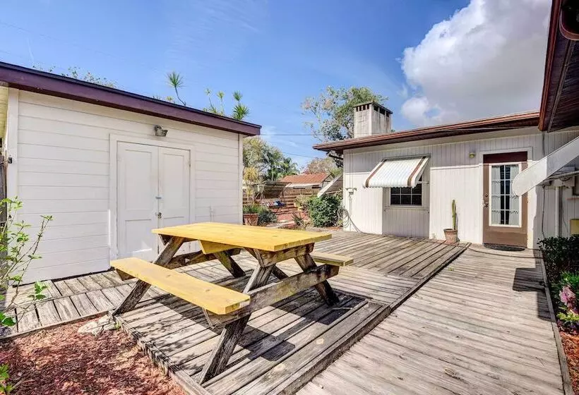 Bradenton Cottage W/ Screened Pool: 12 Mi To Beach