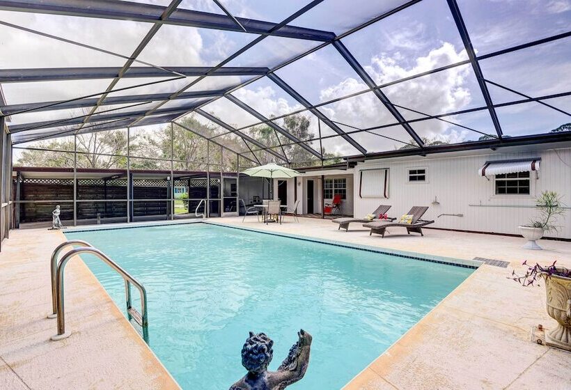 Bradenton Cottage W/ Screened Pool: 12 Mi To Beach