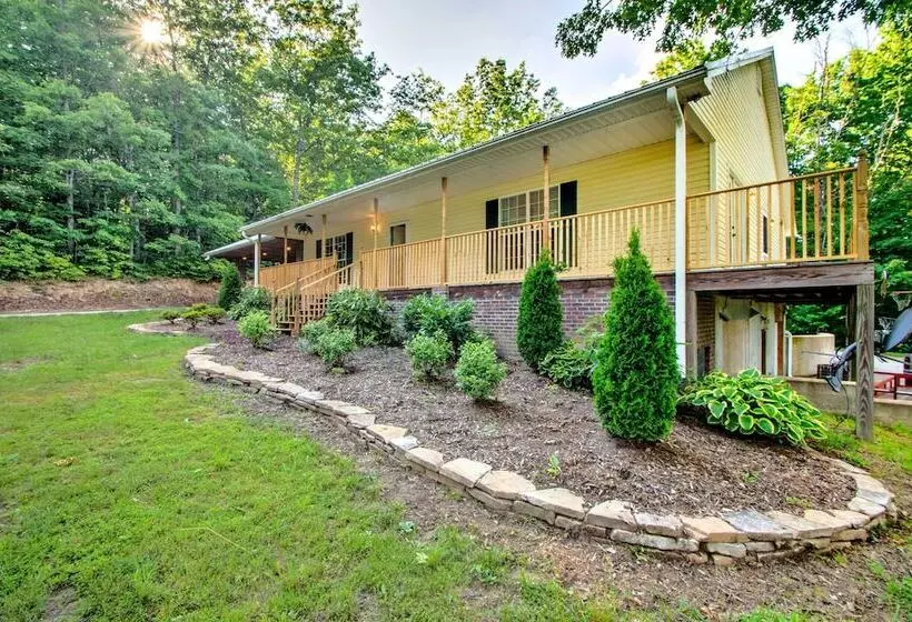 Cedar Mountain House On 12 Acres   Near Trails!