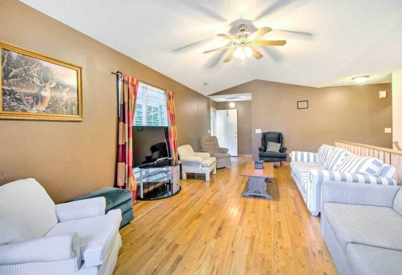 Cedar Mountain House On 12 Acres   Near Trails!