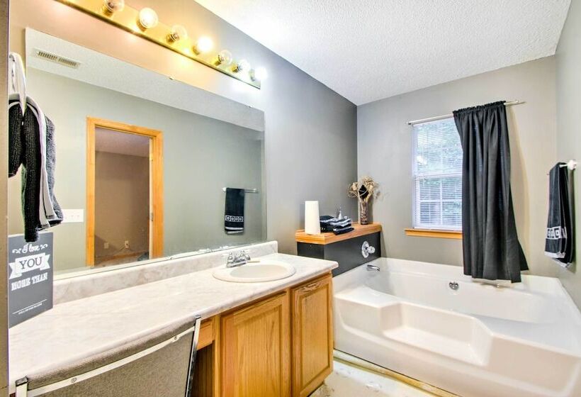 Cedar Mountain House On 12 Acres   Near Trails!