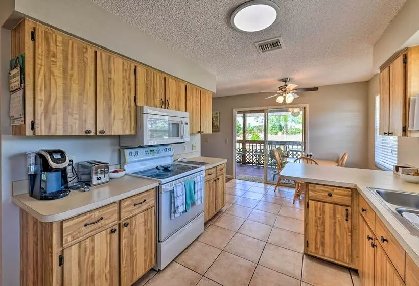 Coastal Oasis W/ Shared Pool, 2 Mi To Beach!