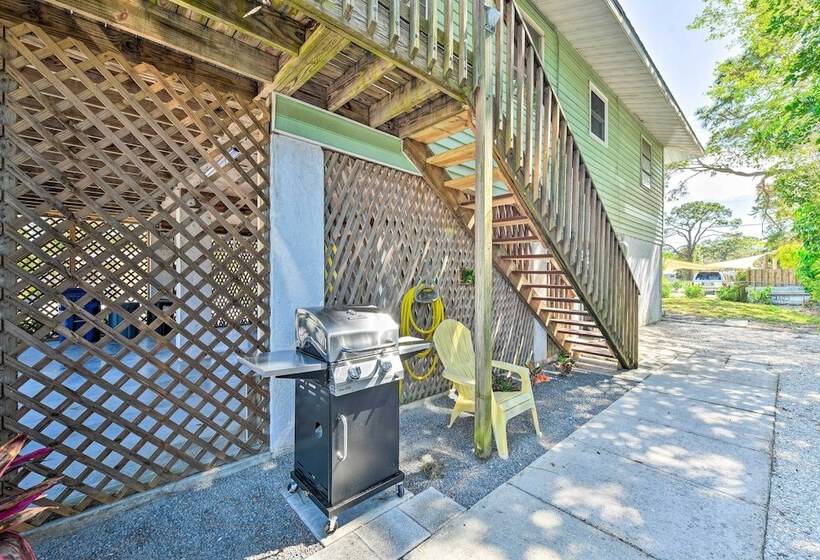 Coastal Oasis W/ Shared Pool, 2 Mi To Beach!