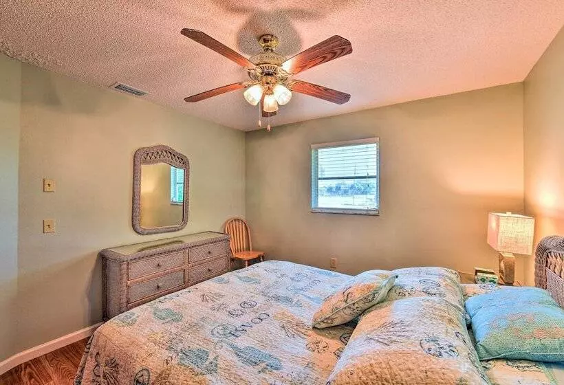 Coastal Oasis W/ Shared Pool, 2 Mi To Beach!