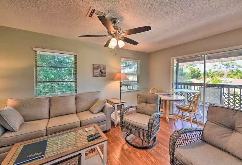 Coastal Oasis W/ Shared Pool, 2 Mi To Beach!