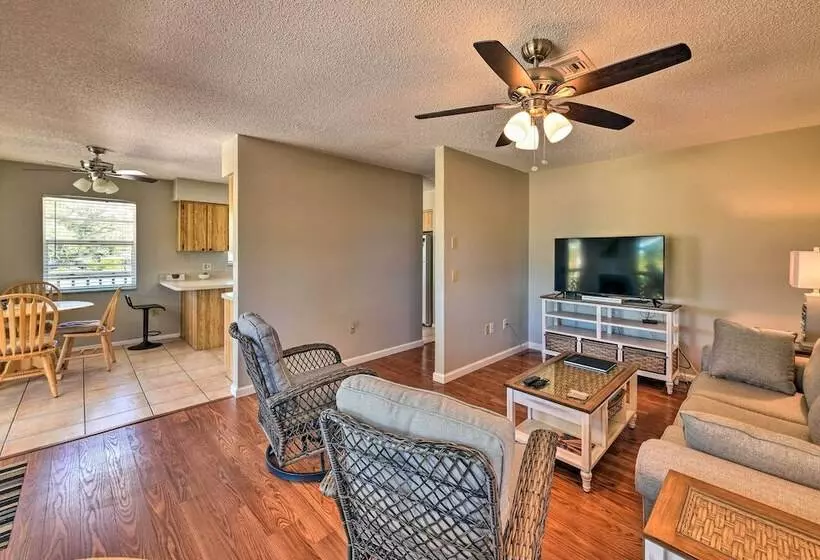 Coastal Oasis W/ Shared Pool, 2 Mi To Beach!