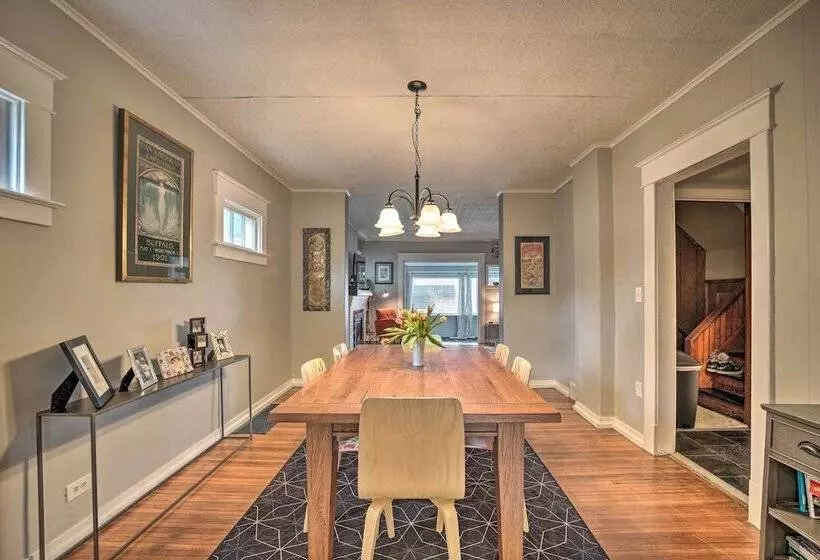 Comfortable Craftsman Home   2 Miles To Ub Campus!