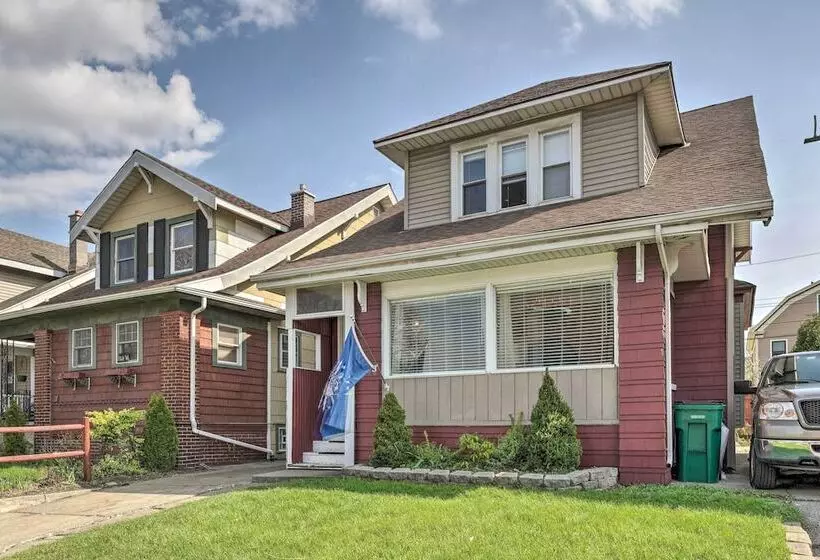 Comfortable Craftsman Home   2 Miles To Ub Campus!