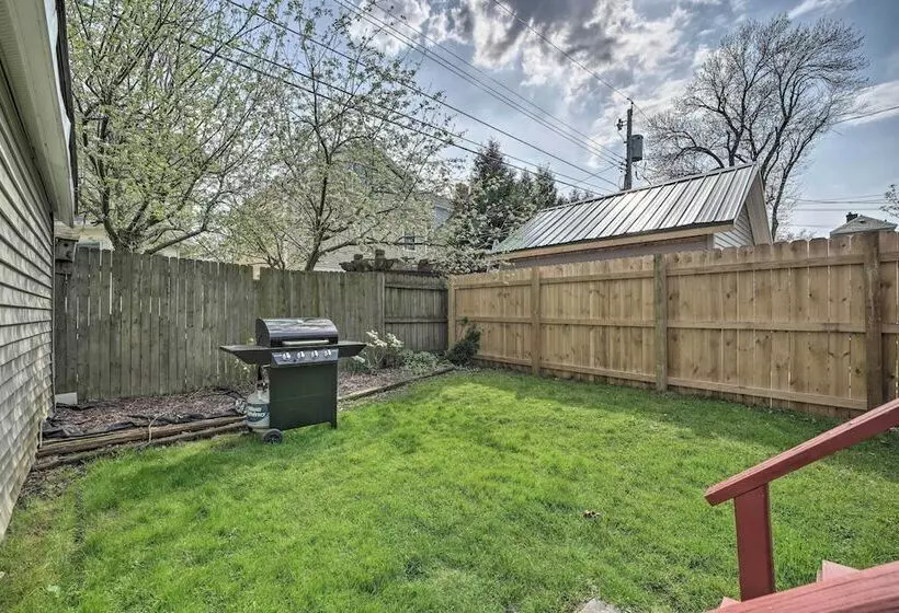 Comfortable Craftsman Home   2 Miles To Ub Campus!