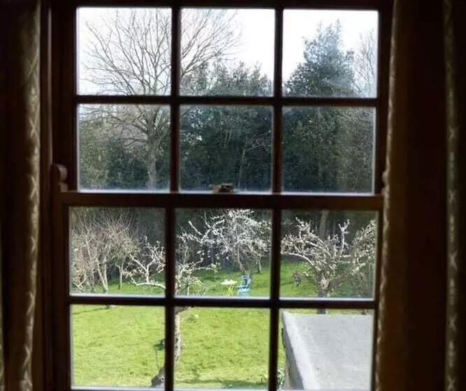 Cosy Secret Cottage In A Beautiful Walled Garden