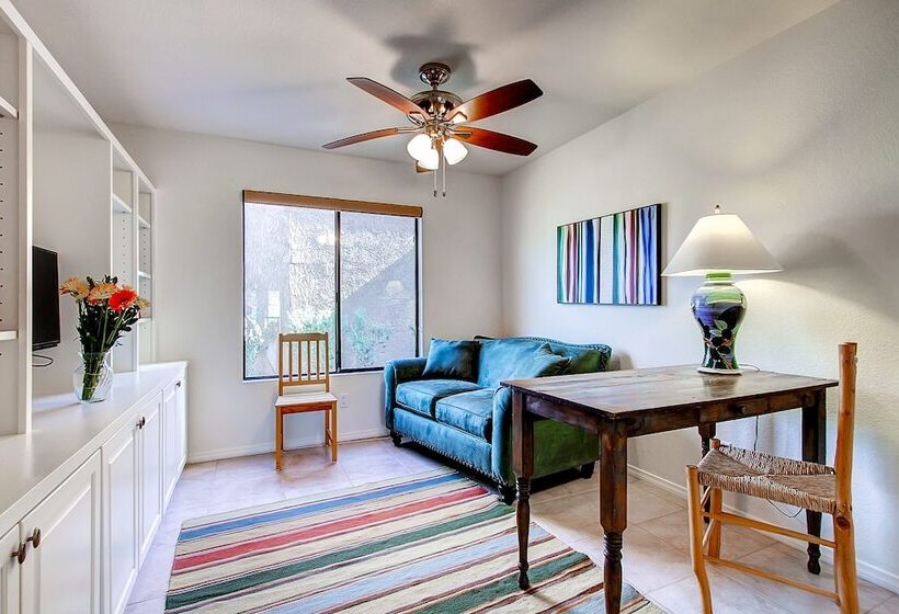 Country Club Home: 2br, 2 Ba + Den ~ 1 Mi To Golf!