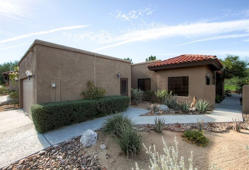 Country Club Home: 2br, 2 Ba + Den ~ 1 Mi To Golf!