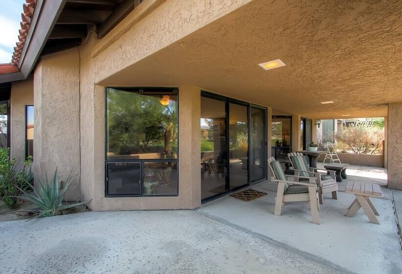 Country Club Home: 2br, 2 Ba + Den ~ 1 Mi To Golf!