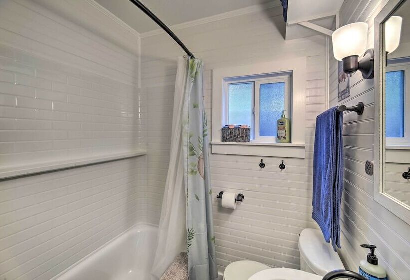 Cozy Fries Escape W/ Mountain & River Views!