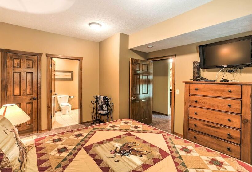 Branson Home W/ Game Room, Near Silver Dollar City