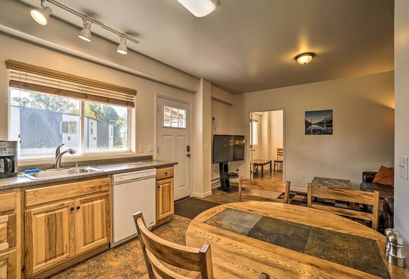 Family Retreat ~8 Mi To Downtown + Bishops Beach!