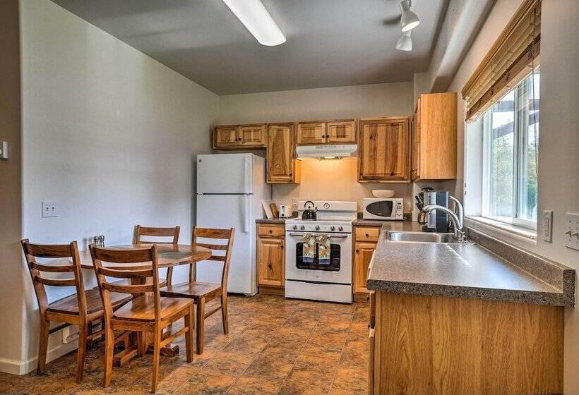 Family Retreat ~8 Mi To Downtown + Bishops Beach!