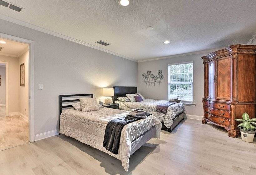 Jacksonville Gem   Ideal Location To Beaches!