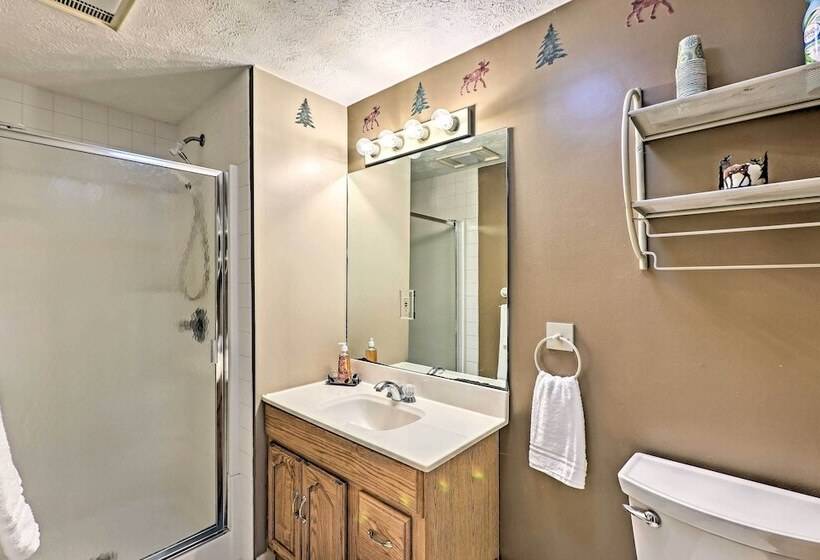 2 Mi To Winery: Le Roy Escape W/ Fire Pit & Views