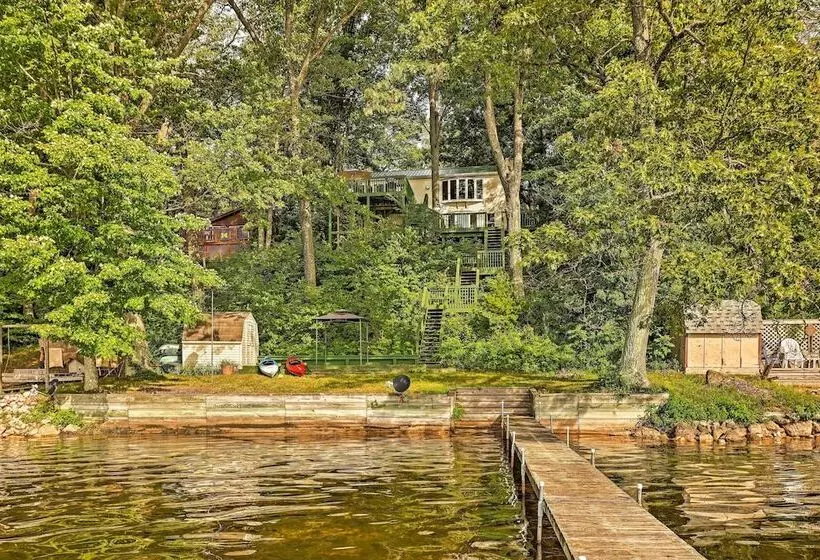 2 Mi To Winery: Le Roy Escape W/ Fire Pit & Views