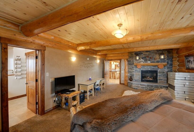 Luxe Lodge In The Tetons For Large Group Retreats!