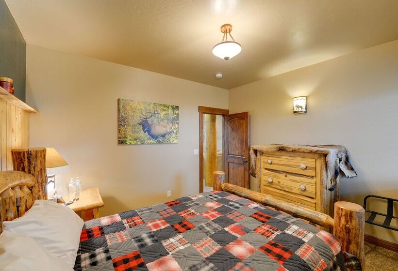 Luxe Lodge In The Tetons For Large Group Retreats!