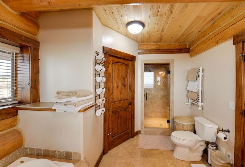 Luxe Lodge In The Tetons For Large Group Retreats!