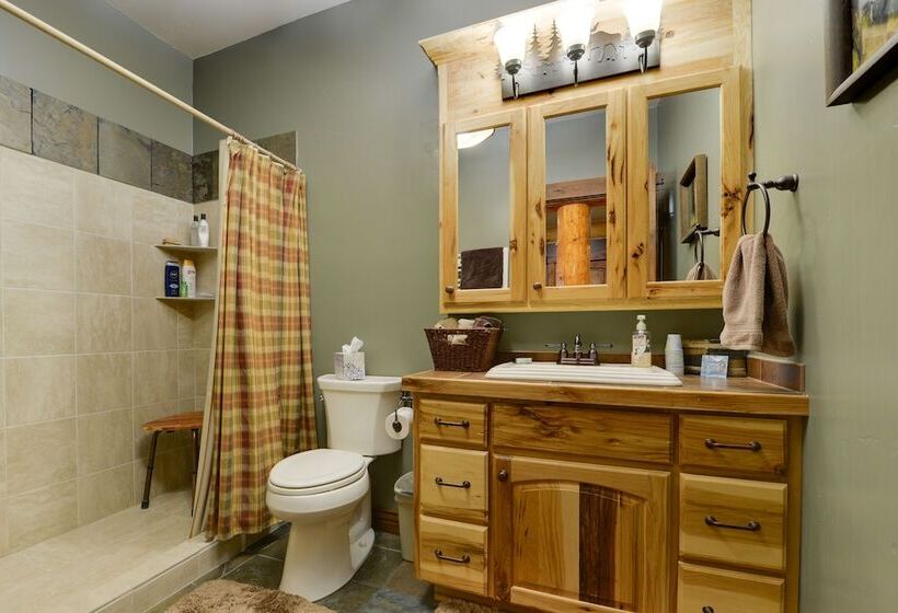 Luxe Lodge In The Tetons For Large Group Retreats!