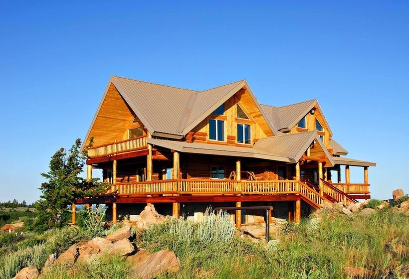 Luxe Lodge In The Tetons For Large Group Retreats!