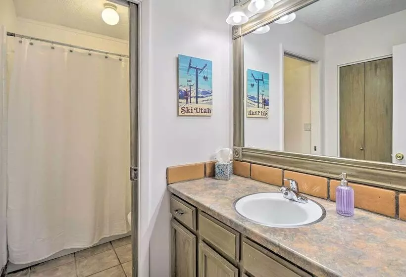 Millcreek Home W/ Mtn View < 8 Mi To Slc!