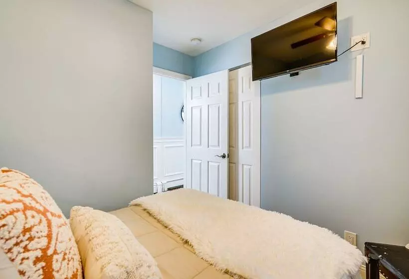 New Jersey Abode   Near Theme Parks, Walk To Beach