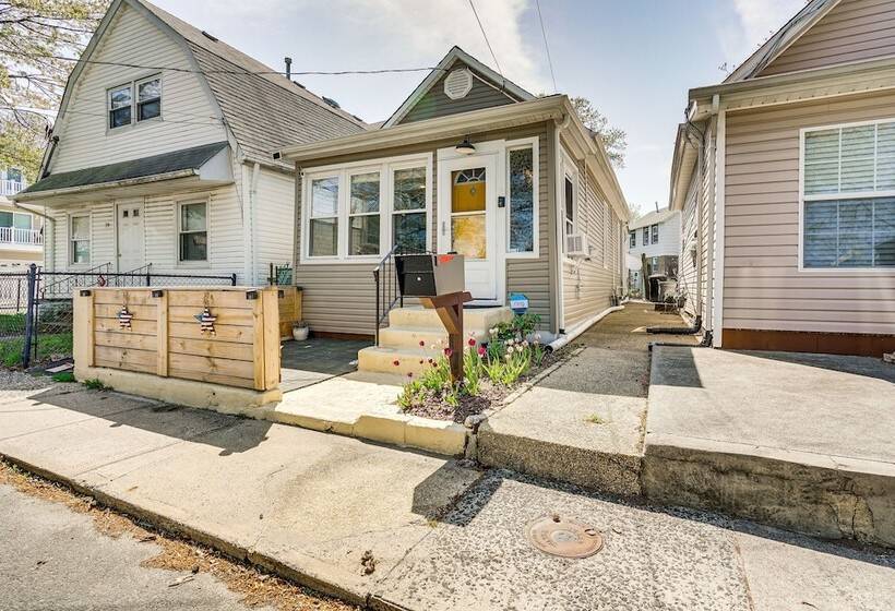 New Jersey Abode   Near Theme Parks, Walk To Beach