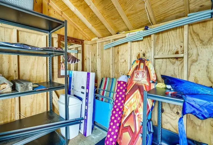 New Jersey Abode   Near Theme Parks, Walk To Beach