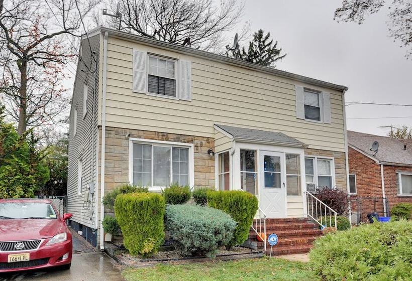 Newark Home W/ Deck & Fire Pit, 16 Mi To Nyc!