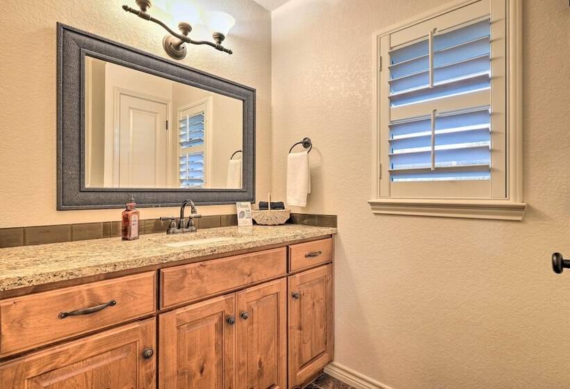 Pet Friendly Seguin Retreat W/ Deck & River Views!