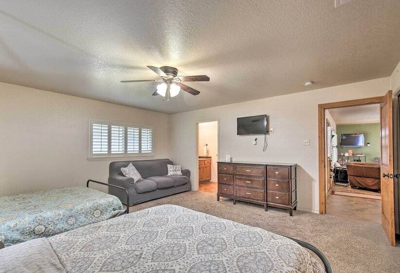 Pet Friendly Seguin Retreat W/ Deck & River Views!