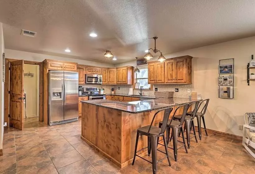 Pet Friendly Seguin Retreat W/ Deck & River Views!