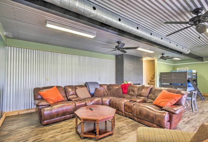 Pet Friendly Seguin Retreat W/ Deck & River Views!