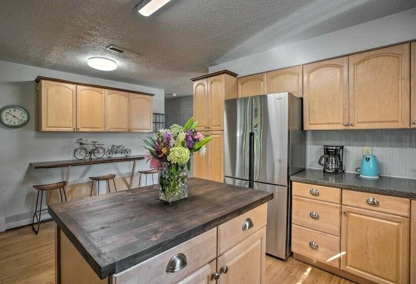Quaint Fruita Home W/ Grill   Walk To Town!